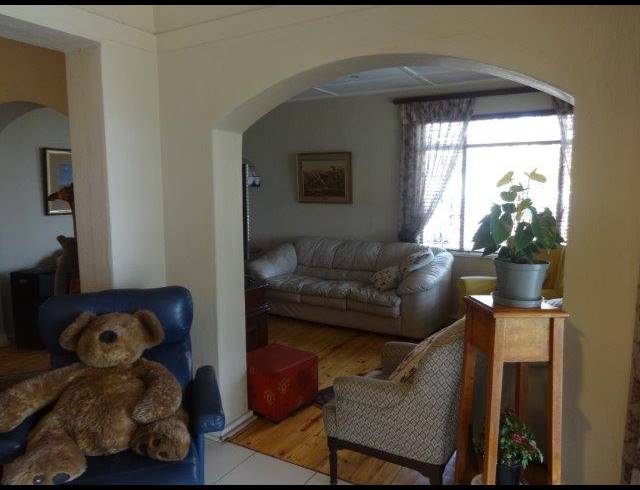 3 BEDROOM HOUSE FOR SALE IN KENSINGTON